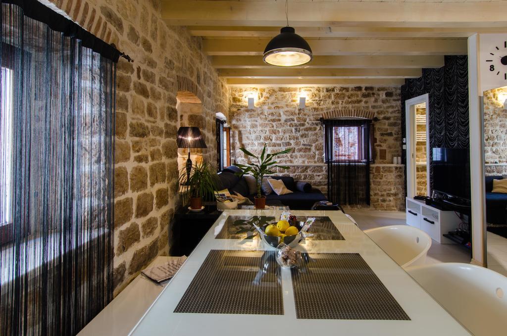 Apartment Capo Family & Capo Studio -Old Town-Parking Trogir Habitación foto