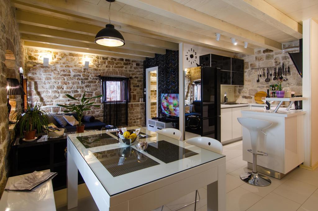 Apartment Capo Family & Capo Studio -Old Town-Parking Trogir Habitación foto